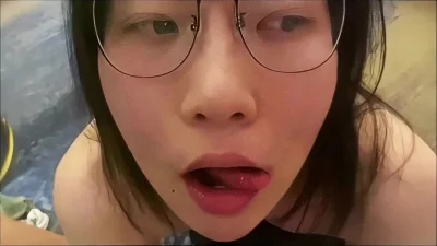 别以为老师有多高贵私下就是一只喝主人圣水的骚婊母狗